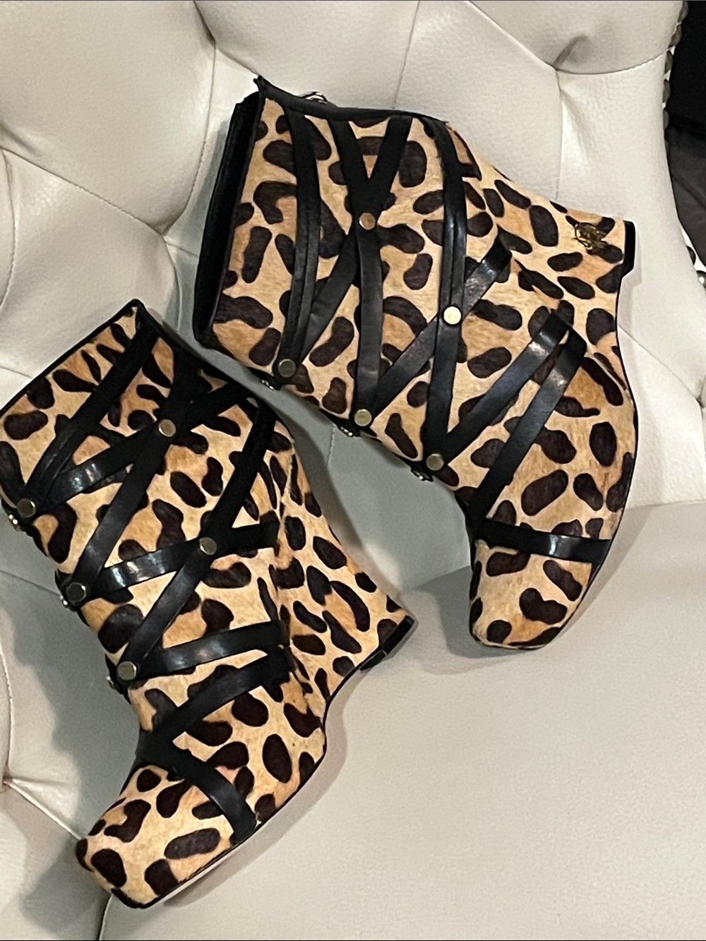 House of Harlow 1960 Leopard Print platform Wedge Booties Eye Catching